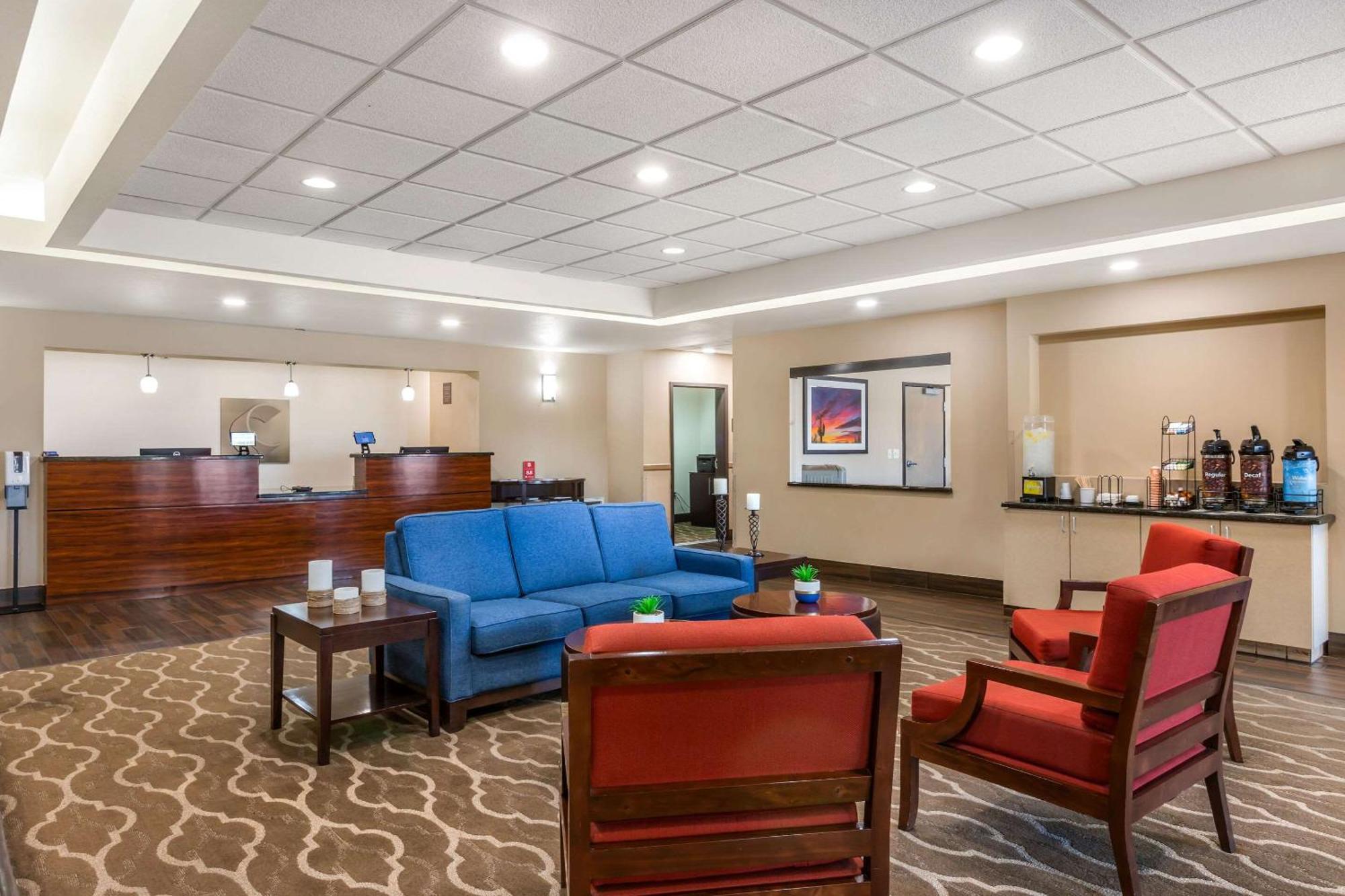 Comfort Inn And Suites Yuma I-8 Exterior photo