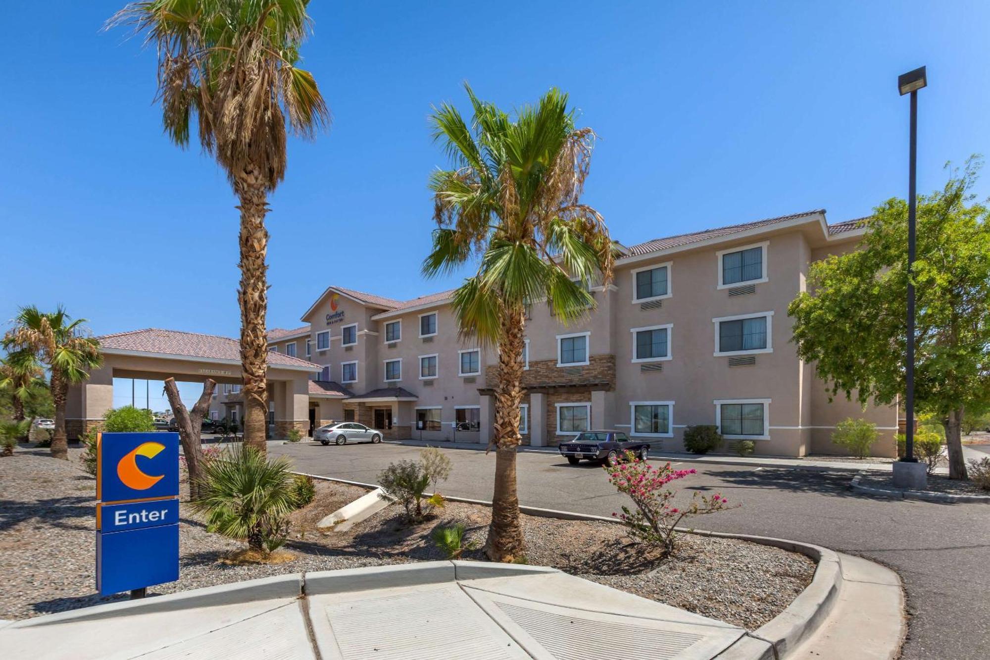 Comfort Inn And Suites Yuma I-8 Exterior photo