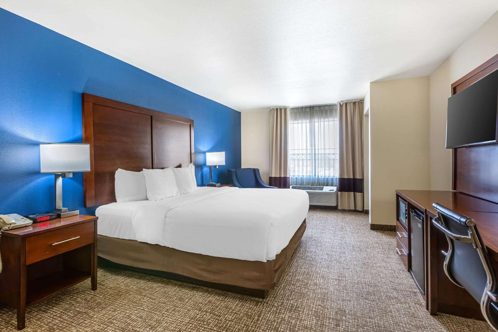 Comfort Inn And Suites Yuma I-8 Exterior photo